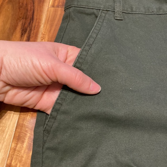 NEW Boy’s Size 14 Cotton with Stretch Short from Old Navy in Khaki Green - Picture 7 of 7